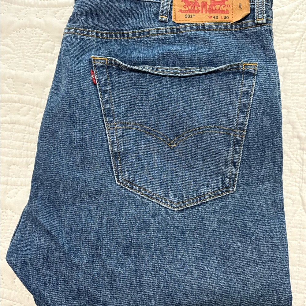 #063 LEVIS 501 STRAIGHT MENS BUTTON FLY DENIM JEANS SIZE W42 X L30 RED TAB